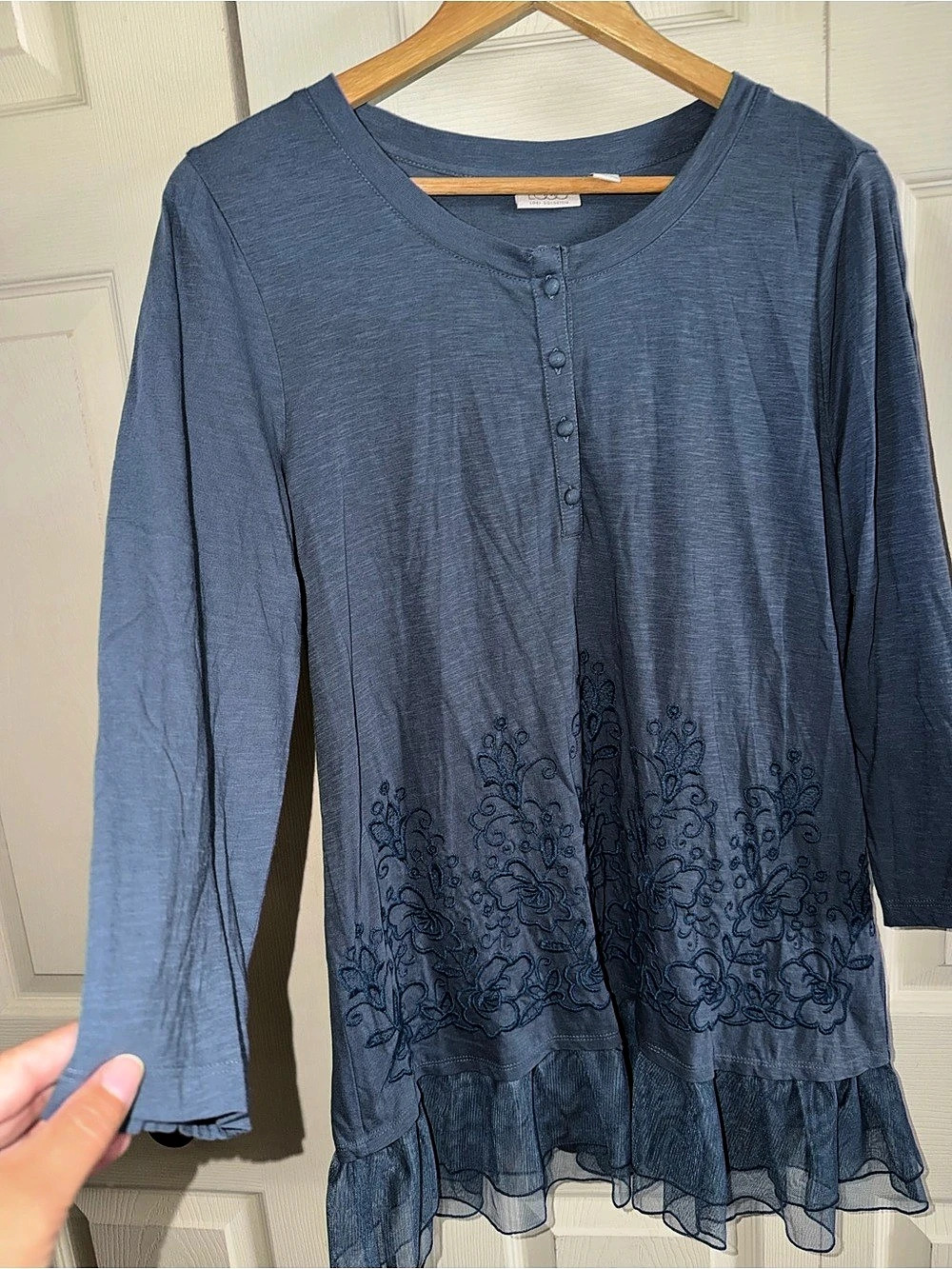 LOGO by Lori Goldstein Floral Long Sleeve Tunic  with lace trim Blue Size Medium
